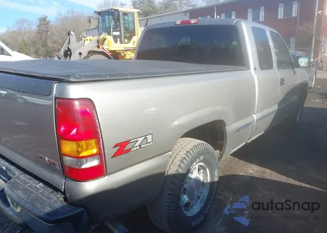 2002 GMC Sierra 1500 Sle z USA, uszkodzony, nr VIN 2GTEK19TX21377994